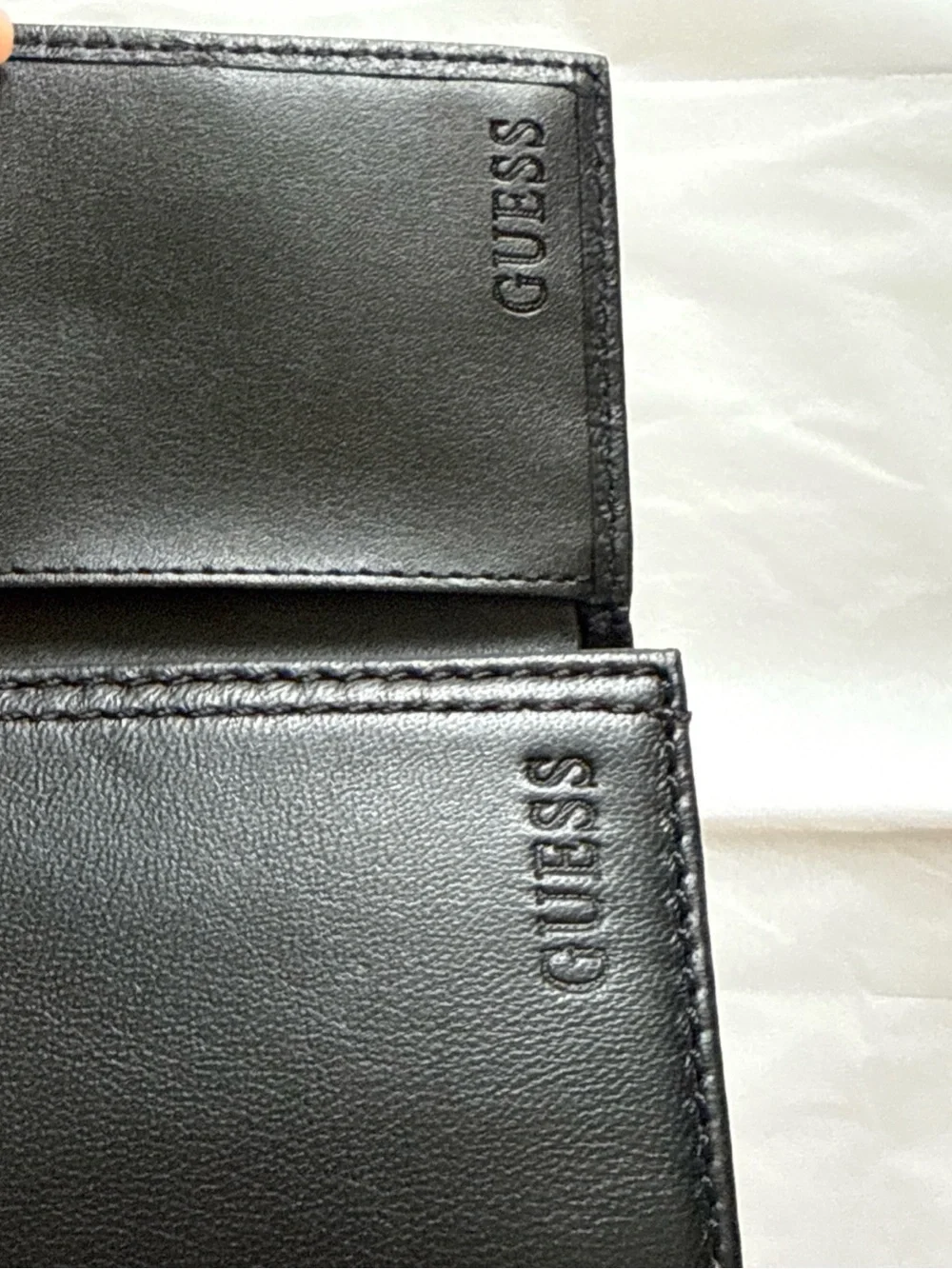 NEW GUESS Men's Genuine Leather Black Logo Embossed Passcase Bifold Wallet